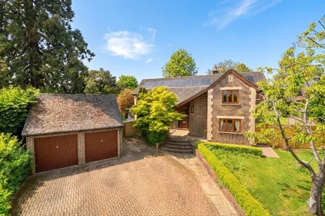 Wildgoose Drive, Horsham, RH12