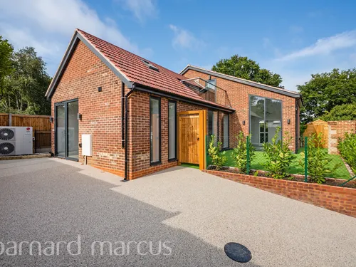 Holmwood Close, Cheamphoto