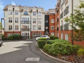 Honeywell Close, Oadby, Leicester thumb 2