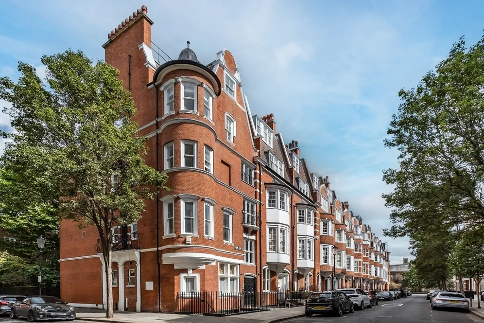 7-9 Sloane Court West London SW3 photo 2