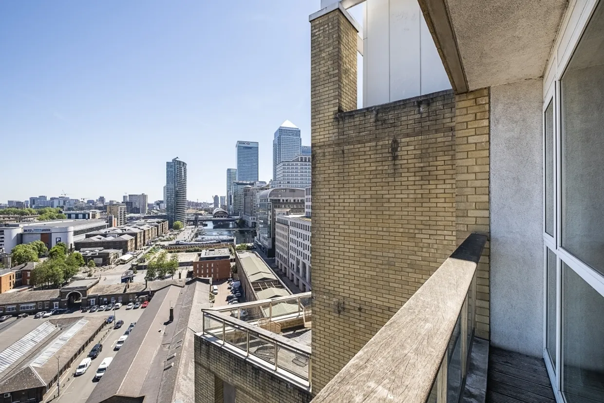 Westferry Circus, E14 photo 1