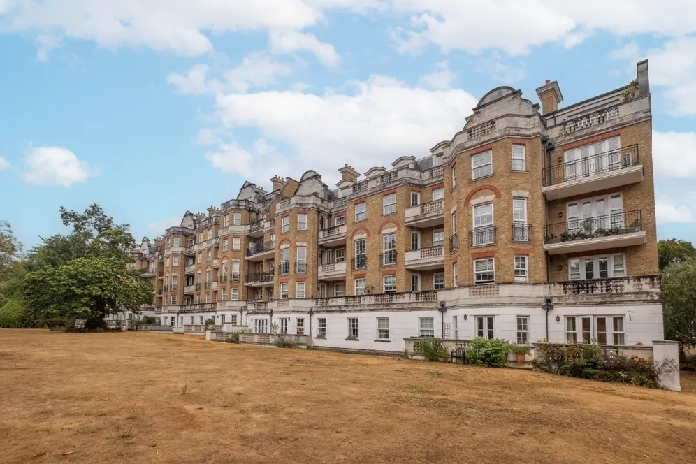 Chapman Square London SW19 photo 15