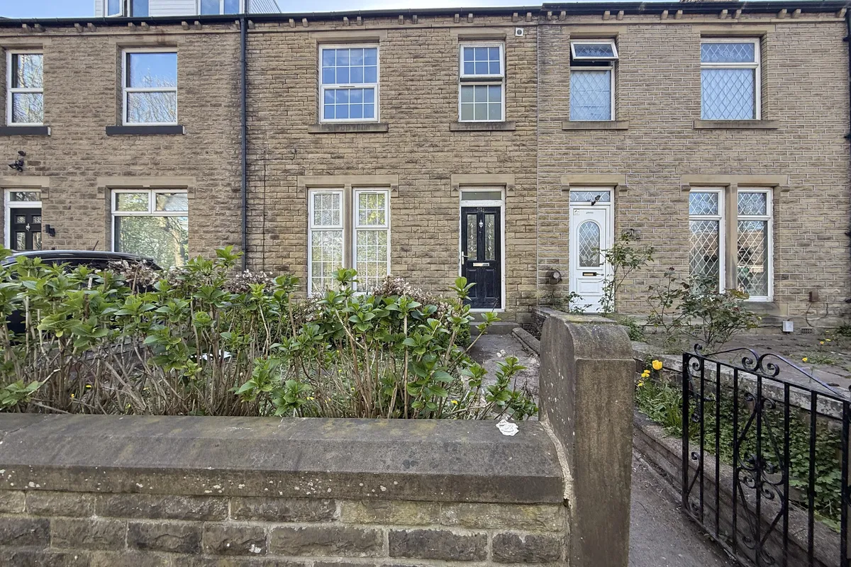 St. Johns Road, HUDDERSFIELD