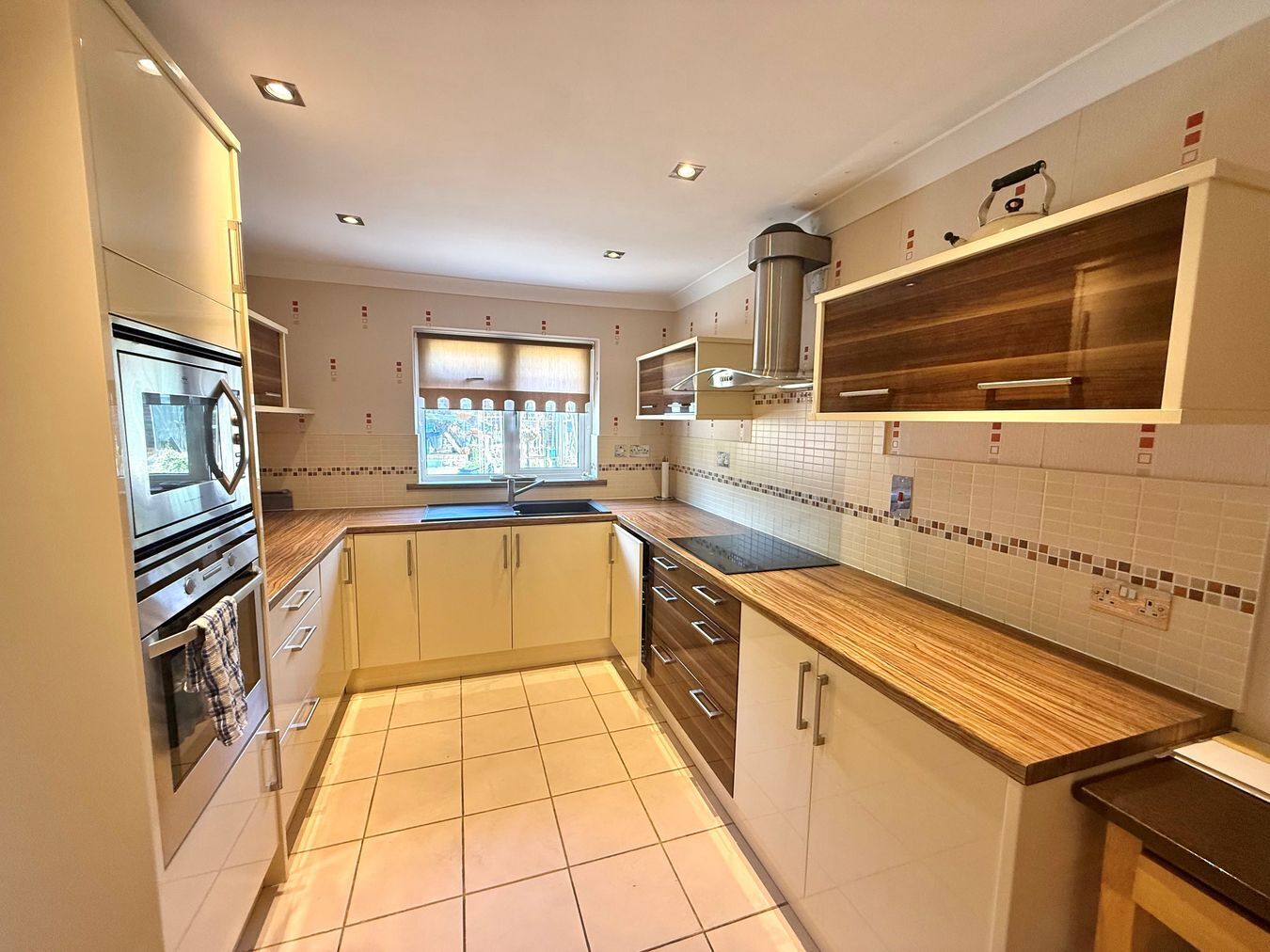 Roebuck Estate, Binfield, RG42 Image 3