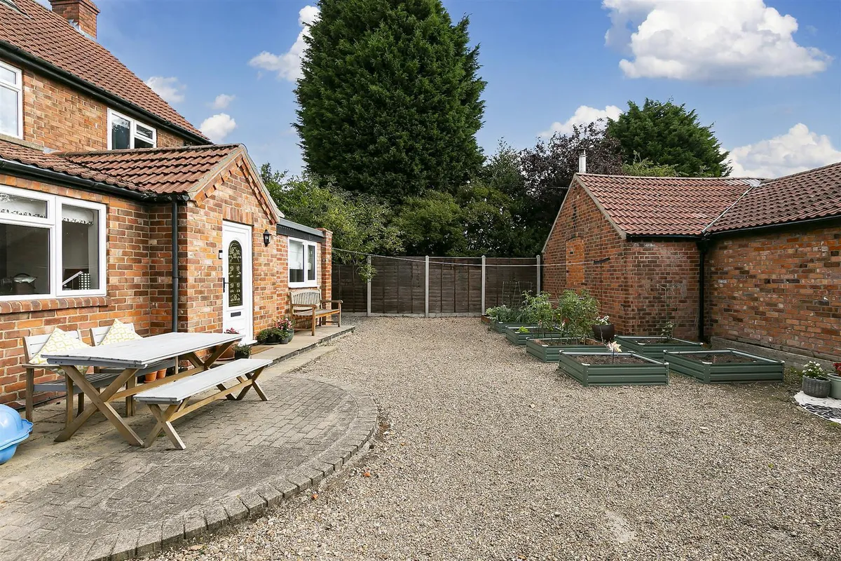 Newfield Lane, South Cave, Brough