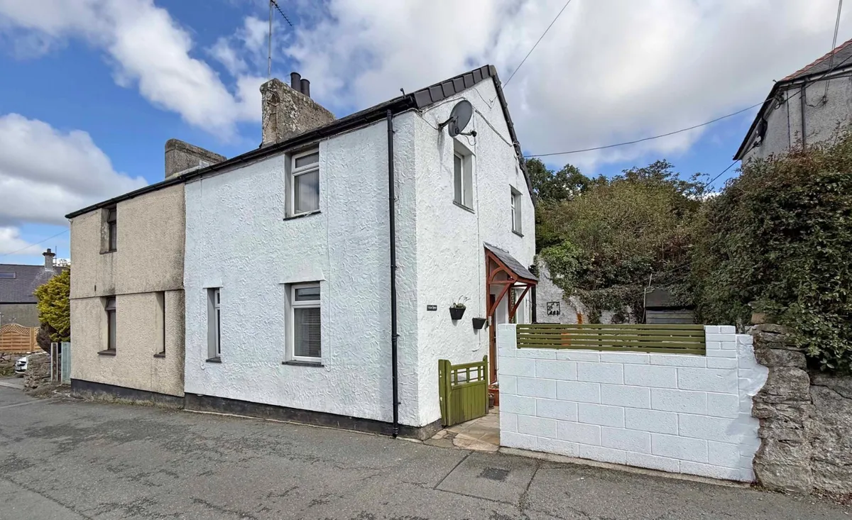 Lon Cilgwyn, Llannerch-y-Medd, Isle of Anglesey, LL71