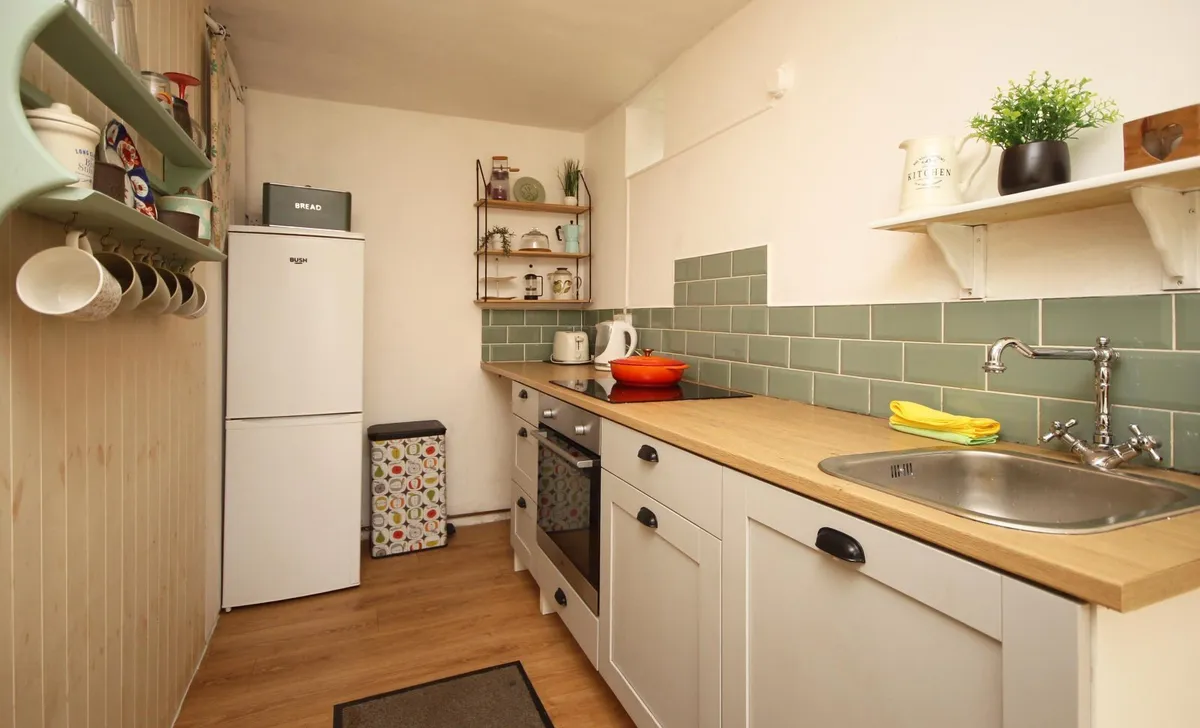 Lon Cilgwyn, Llannerch-y-Medd, Isle of Anglesey, LL71