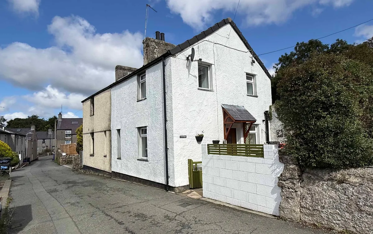 Lon Cilgwyn, Llannerch-y-Medd, Isle of Anglesey, LL71