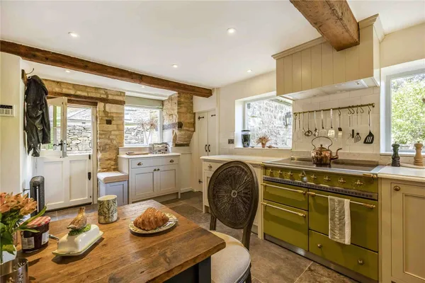 High Street, Chipping Campden, GL55 photo 6