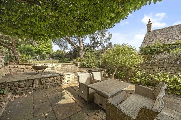 High Street, Chipping Campden, GL55 photo 23
