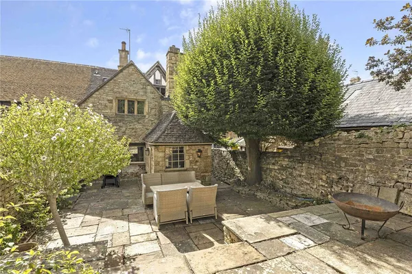 High Street, Chipping Campden, GL55 photo 25