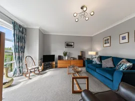 Greystone Avenue, Rutherglen, Glasgow thumb 3