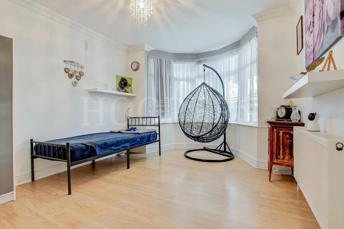 Cairnfield Avenue, London, NW2