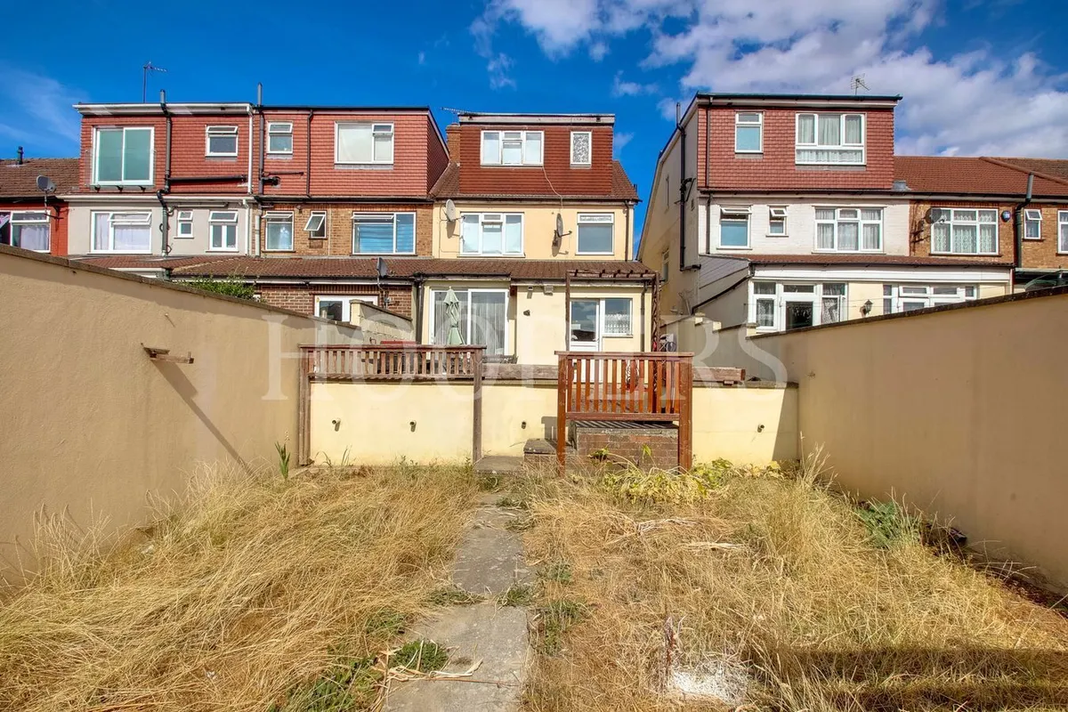 Cairnfield Avenue, London, NW2