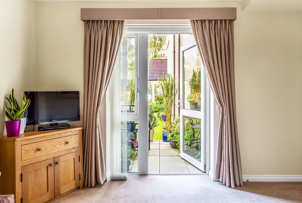 Kingston Avenue, Leatherhead, Surrey, KT22