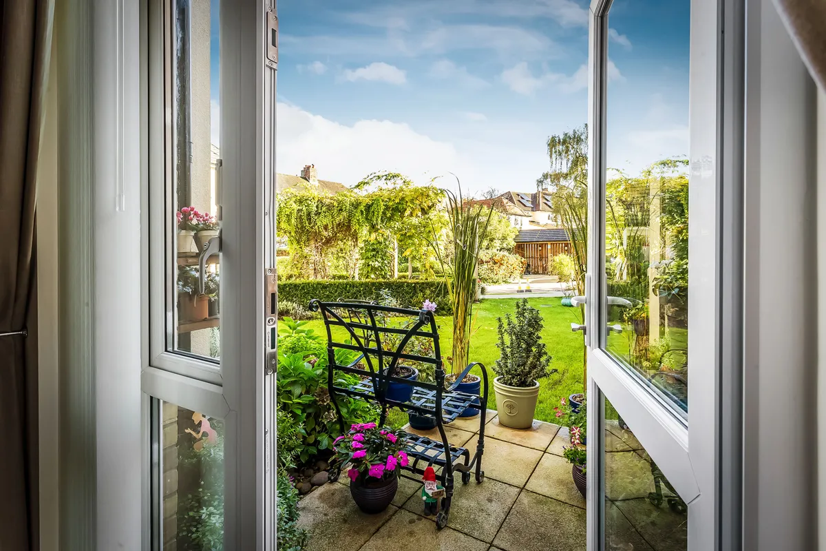 Kingston Avenue, Leatherhead, Surrey, KT22