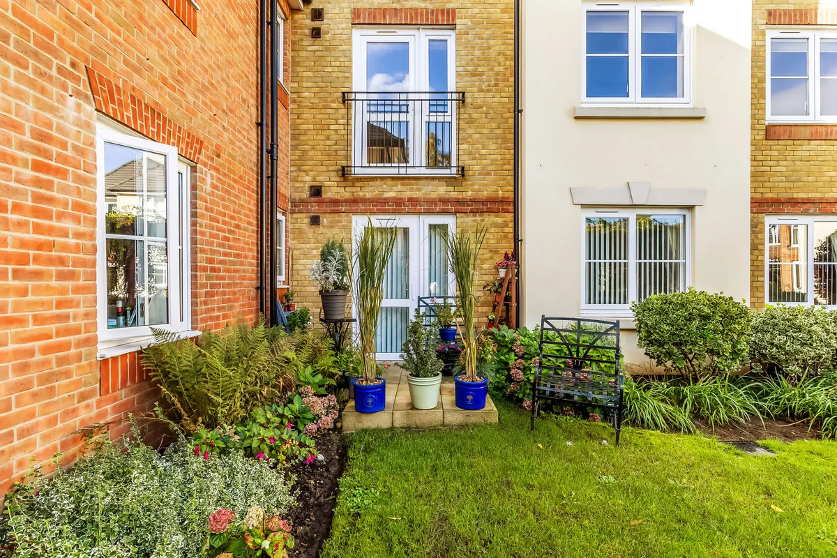 Kingston Avenue, Leatherhead, Surrey, KT22