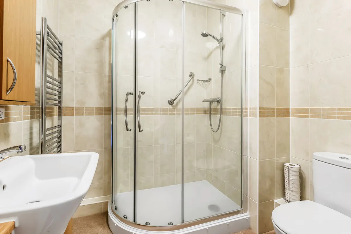 Kingston Avenue, Leatherhead, Surrey, KT22