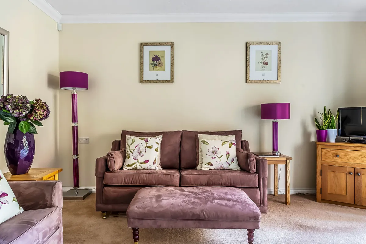 Kingston Avenue, Leatherhead, Surrey, KT22
