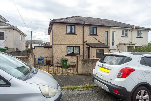 Maes Coetmor, Bethesda, Bangor, Gwynedd, LL57