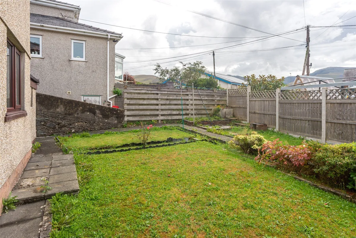 Maes Coetmor, Bethesda, Bangor, Gwynedd, LL57