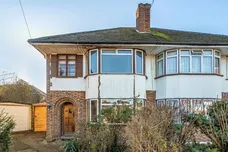 Lyndhurst Avenue, Sunbury-On-Thames, TW16 photo 1