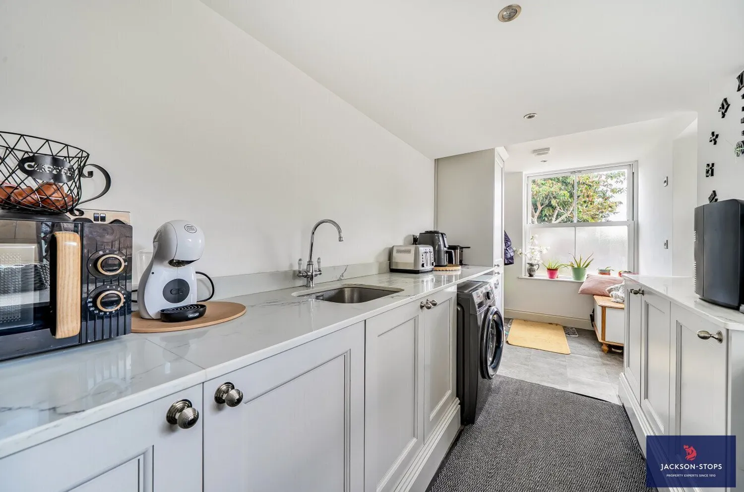 High Street, Tywell, NN14 photo 12