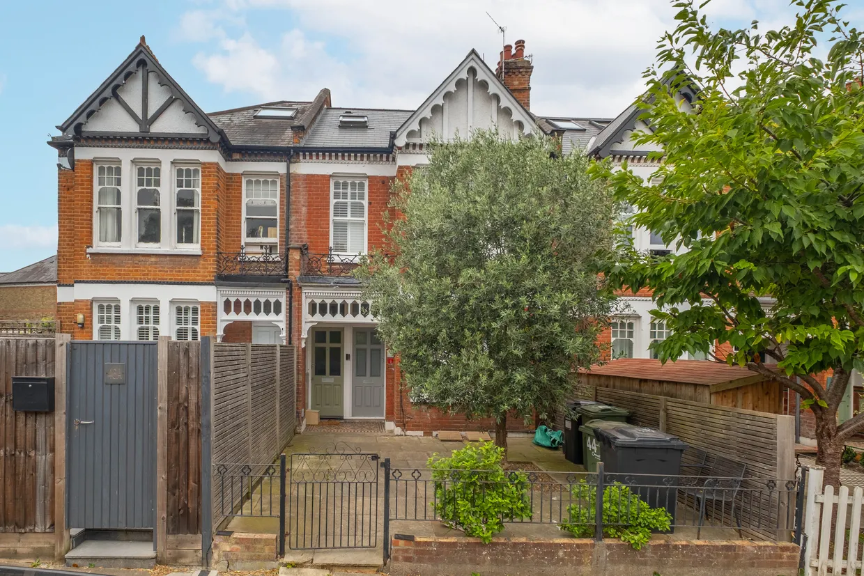 Salford Road, London, SW2 photo 2