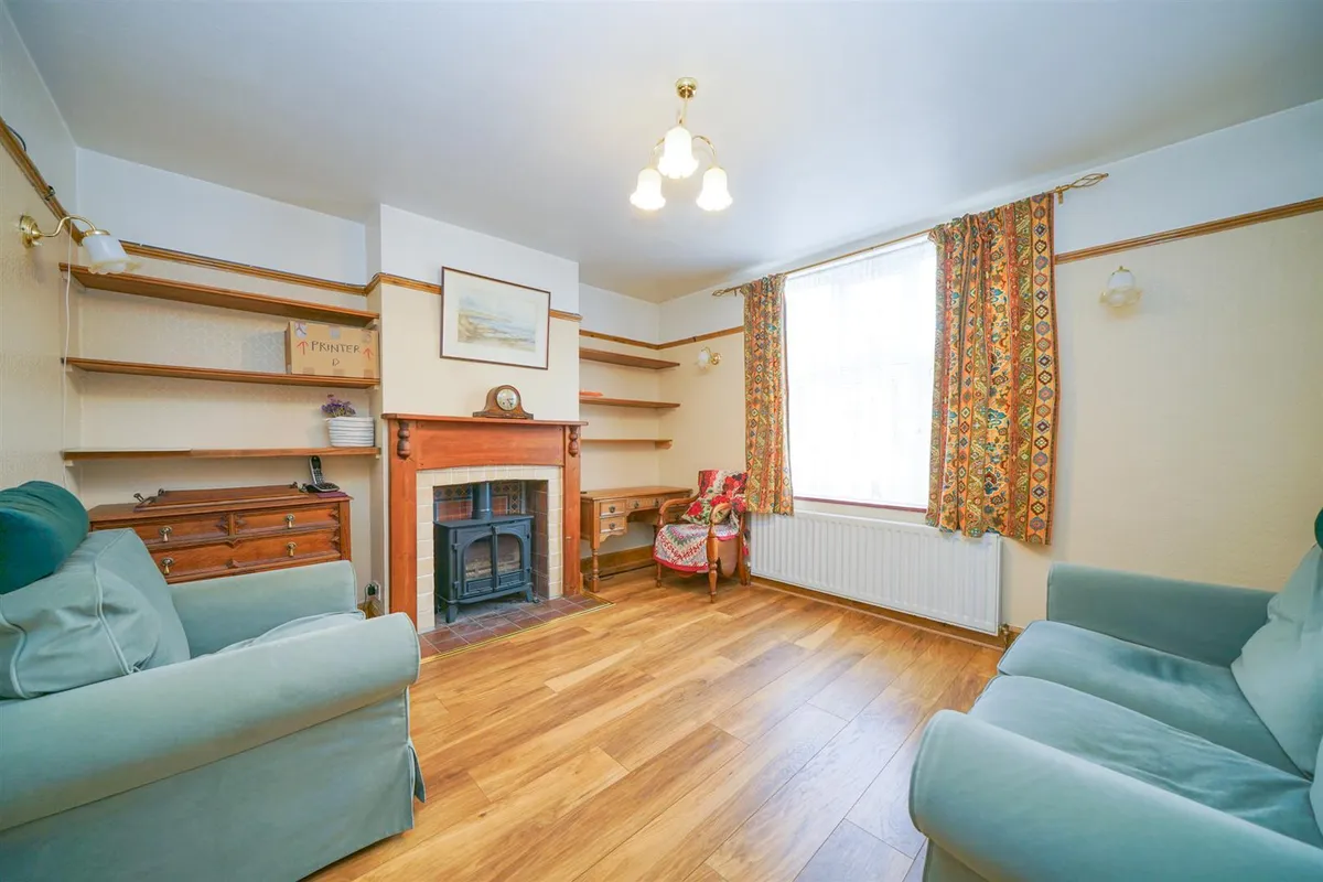 School Lane, Eaton Bray, Bedfordshire, LU6 2DT