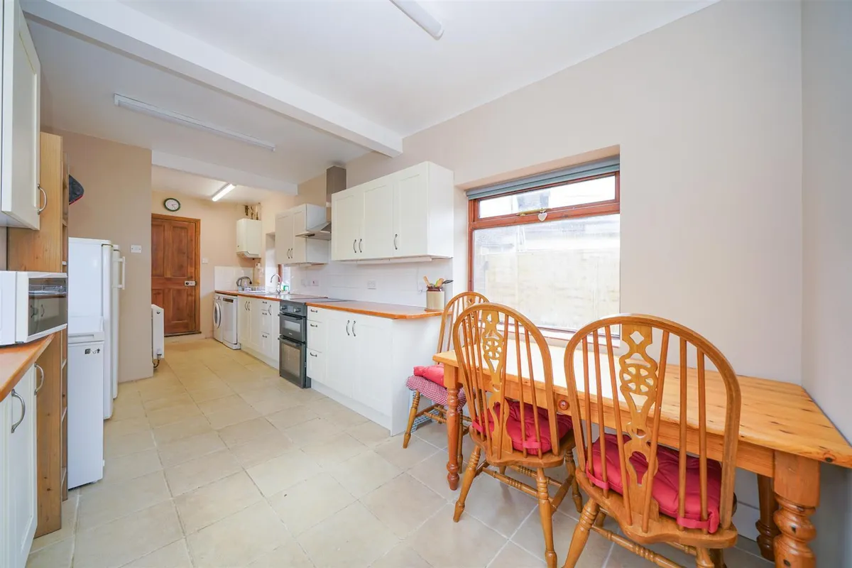 School Lane, Eaton Bray, Bedfordshire, LU6 2DT