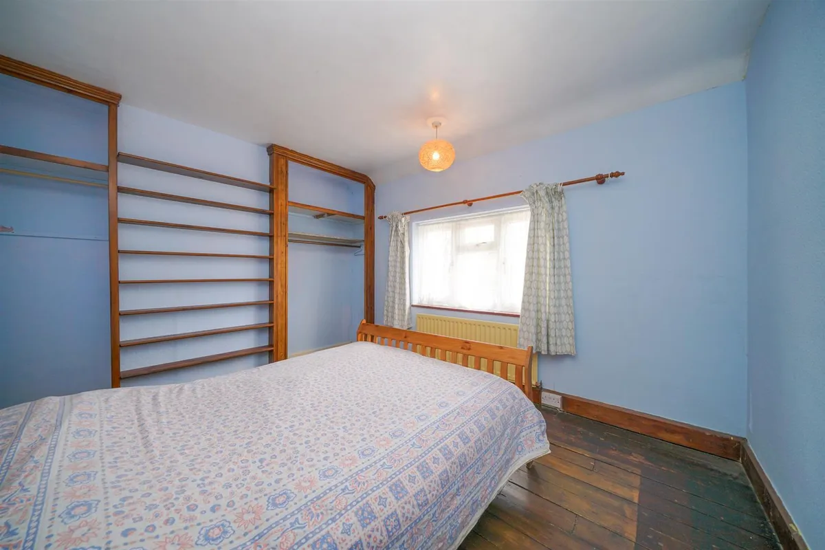 School Lane, Eaton Bray, Bedfordshire, LU6 2DT