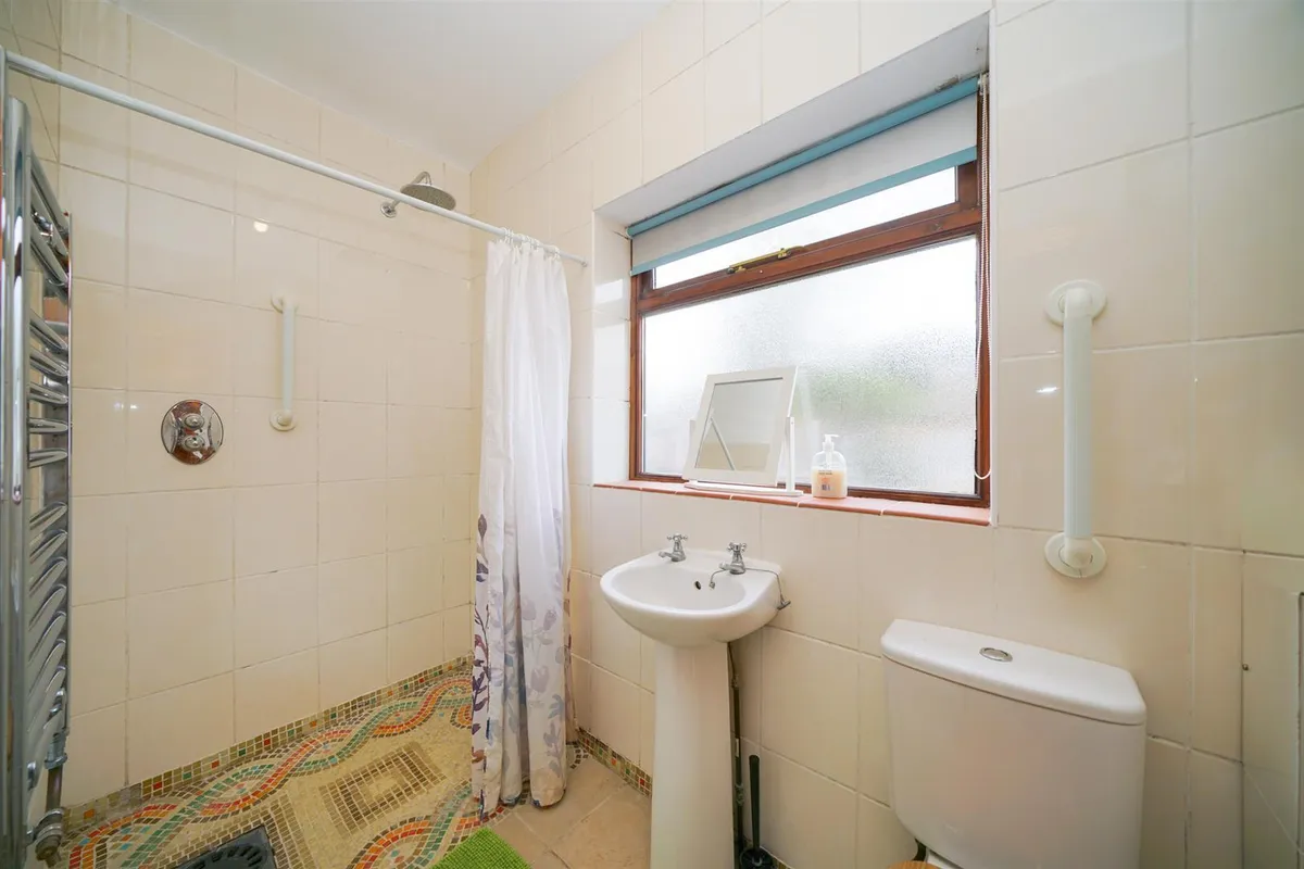 School Lane, Eaton Bray, Bedfordshire, LU6 2DT