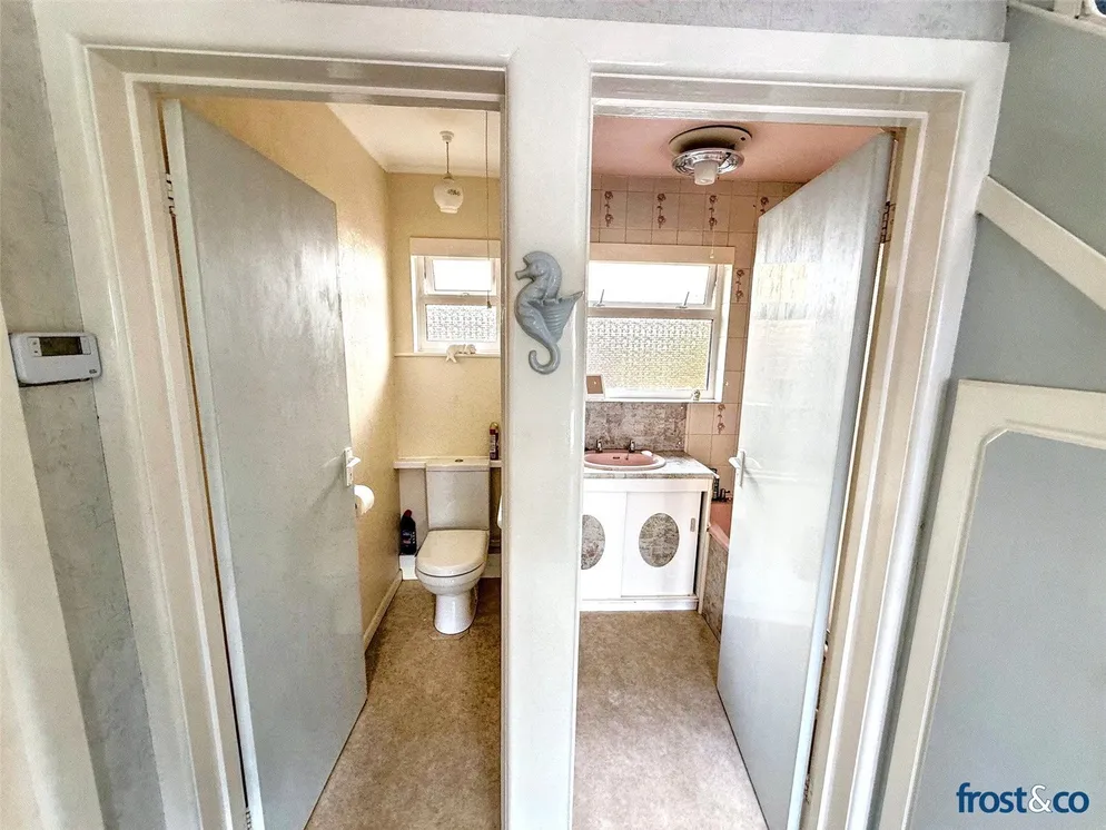 Property carousel item 5