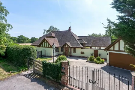 Hollin Lane, Styal, SK9