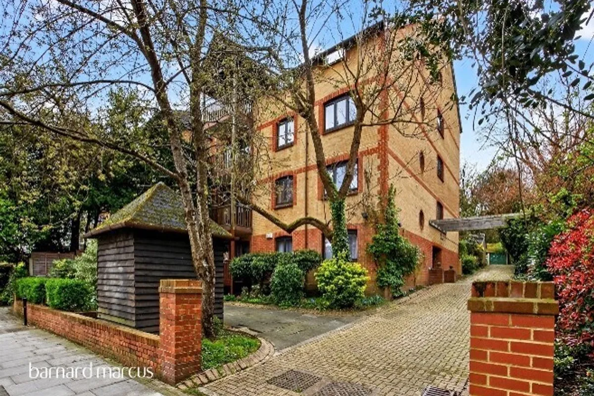 Avenue Road, Highgate