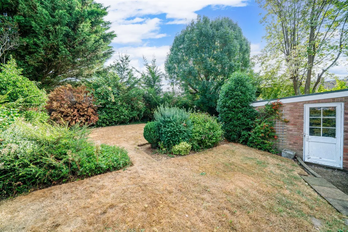 Lime Walk, Hemel Hempstead, Hertfordshire, HP3 9LN
