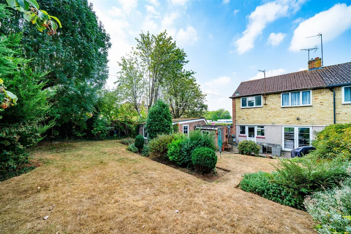 Lime Walk, Hemel Hempstead, Hertfordshire, HP3 9LN
