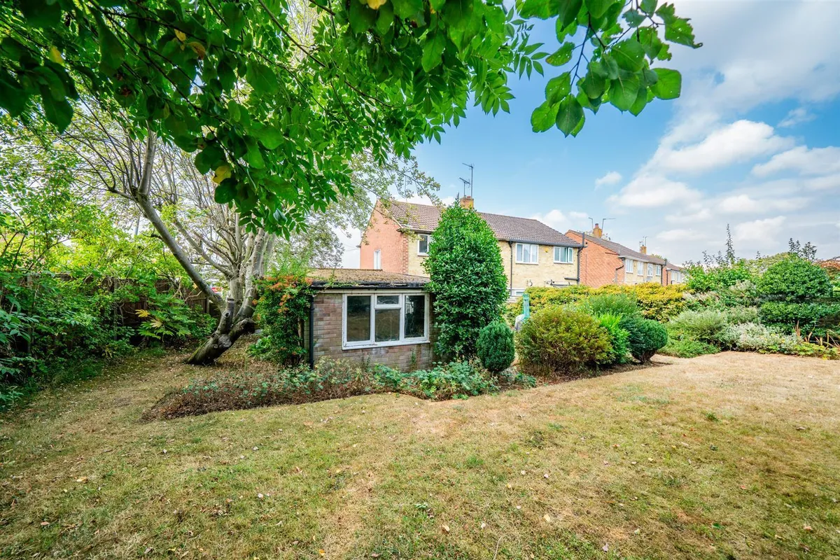 Lime Walk, Hemel Hempstead, Hertfordshire, HP3 9LN