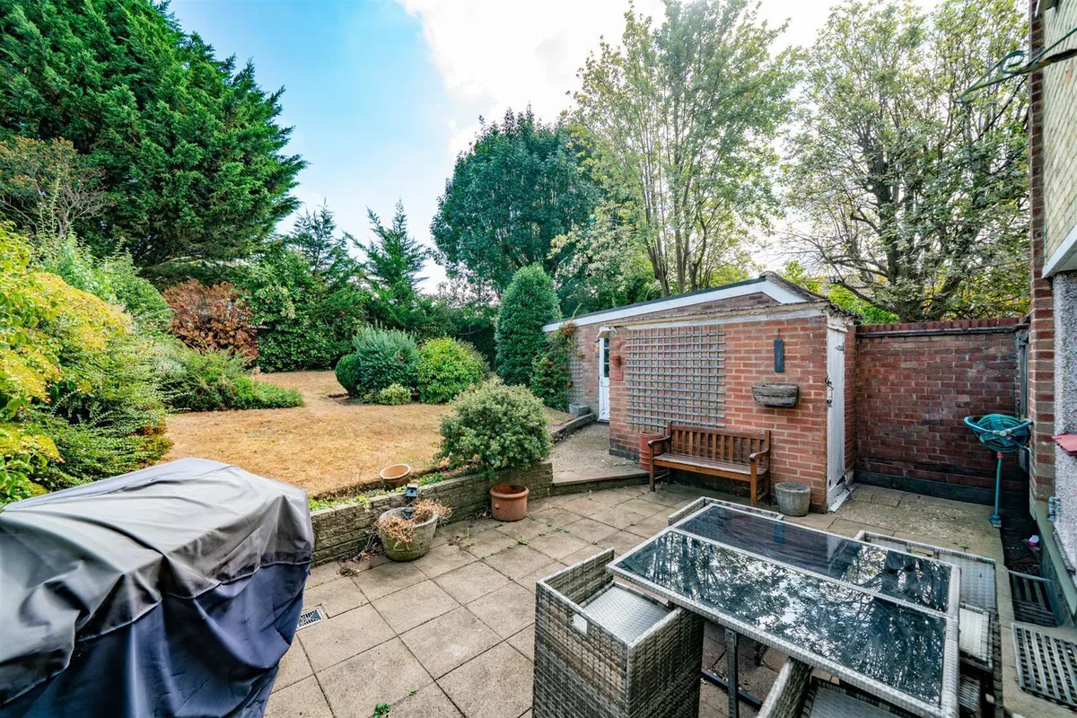 Lime Walk, Hemel Hempstead, Hertfordshire, HP3 9LN