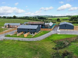 Burston Ridge Farm, Rowsham, Aylesbury photo