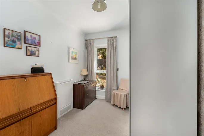Property carousel image 10