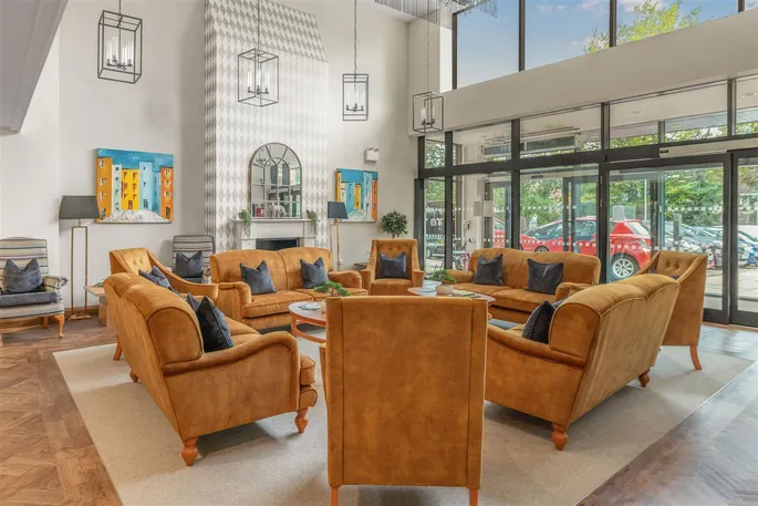 Property carousel image 15