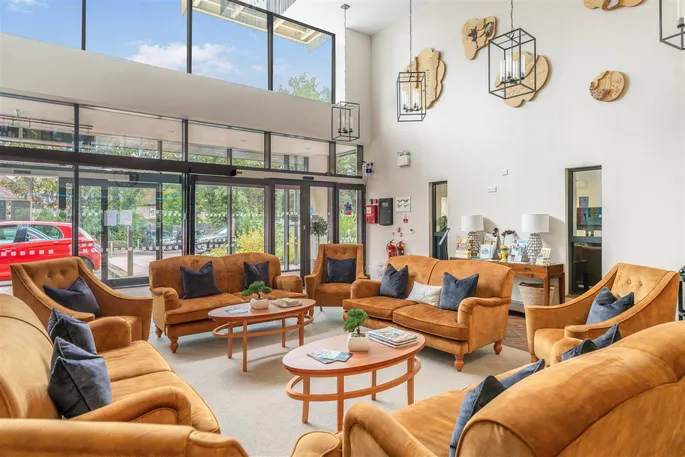 Property carousel image 16