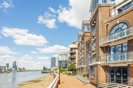 Clove Hitch Quay, London, SW11
