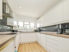 Deanes Close, Dovercourt, Harwich thumb 3