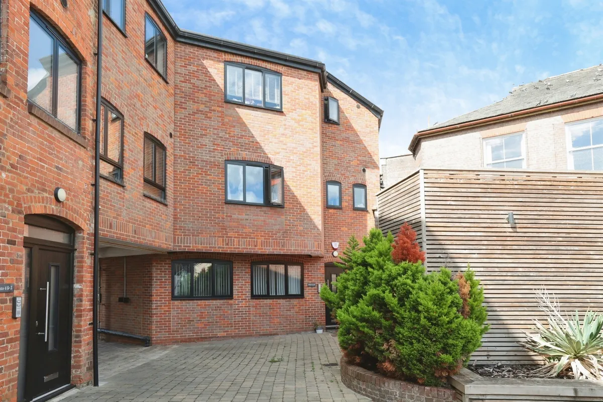 Sills Yard, The Broadway, Chesham