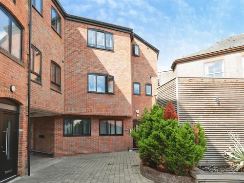 Sills Yard, The Broadway, Cheshamphoto