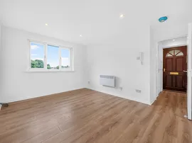 Kirtle Drive, Renfrew thumb 2