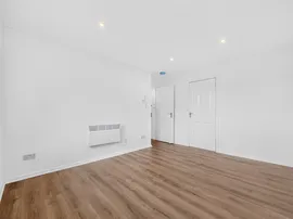 Kirtle Drive, Renfrew thumb 3