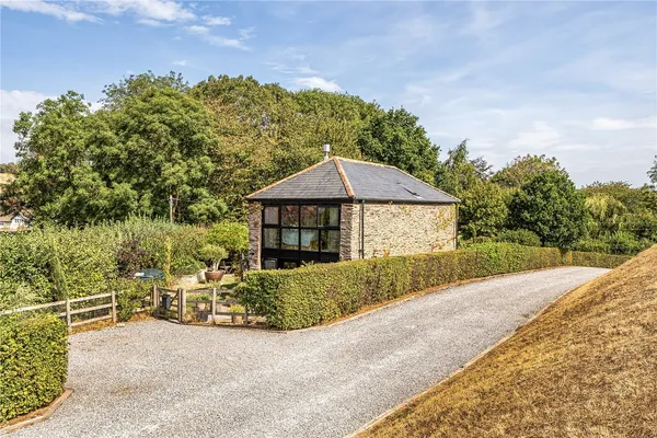 Upper Cheddon, Taunton, TA2 photo 1